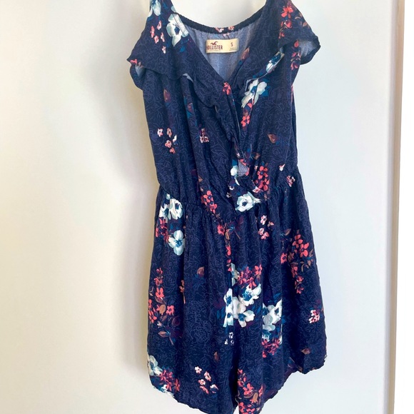 Hollister Floral Romper S - Picture 1 of 3